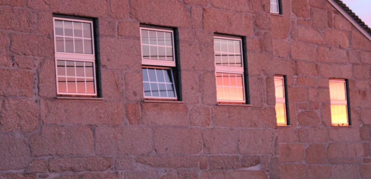 Hostel Casa Do Pinheiro Lagares da Beira ภายนอก รูปภาพ