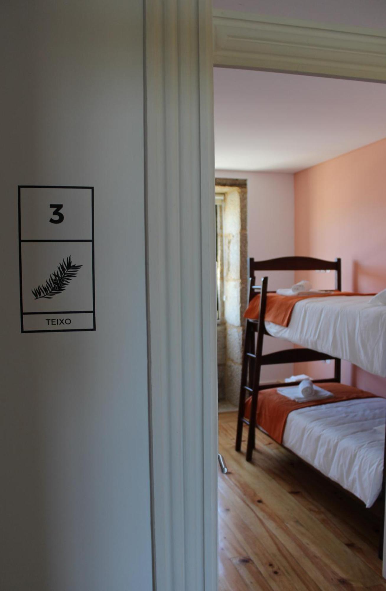 Hostel Casa Do Pinheiro Lagares da Beira ภายนอก รูปภาพ