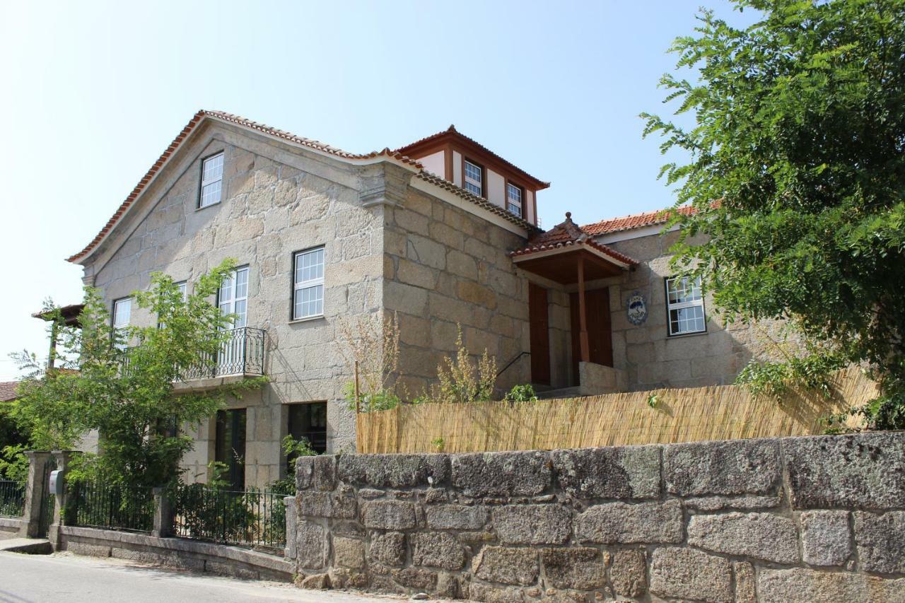 Hostel Casa Do Pinheiro Lagares da Beira ภายนอก รูปภาพ